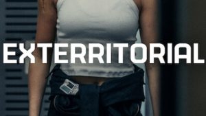 Scopri di più sull'articolo Exterritorial – Oltre il confine: un thriller claustrofobico tra paranoia e verità