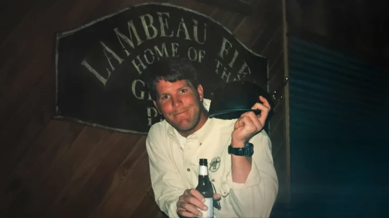 Untold - L'ascesa e la caduta di Brett Favre dove vedere il documentario gratis altadefinizione in 4k